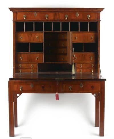 George II walnut secretaire/escritoire