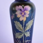 A STYLISH LOETZ STYLE IRIDESCENT GLASS VASE art glass Collectors Glass
