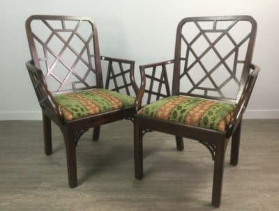 Geo III Chinese Chippendale mahogany elbow chairs - Image 2