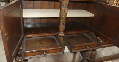 Victorian Oak Court cupboard - Image 3