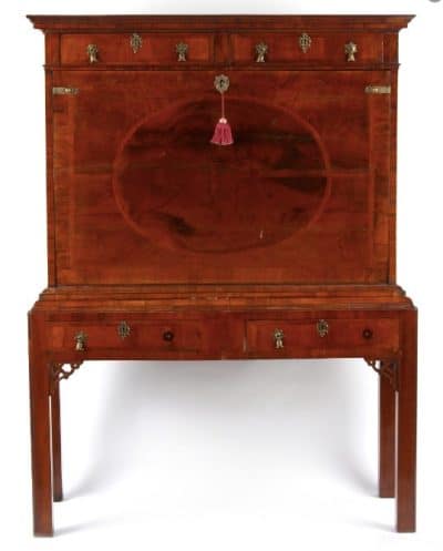 George II walnut secretaire/escritoire - Image 2