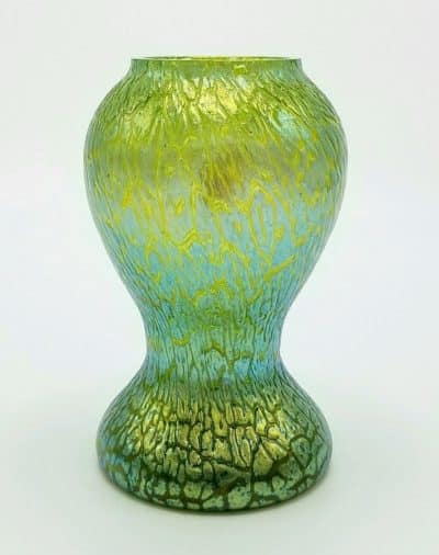 Loetz Papillion creta bulbous vase