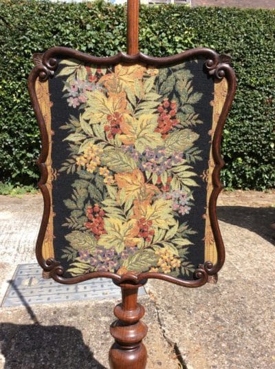 Pr Victorian rosewood and tapestry pole screens. - Image 2