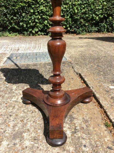 Pr Victorian rosewood and tapestry pole screens. - Image 3