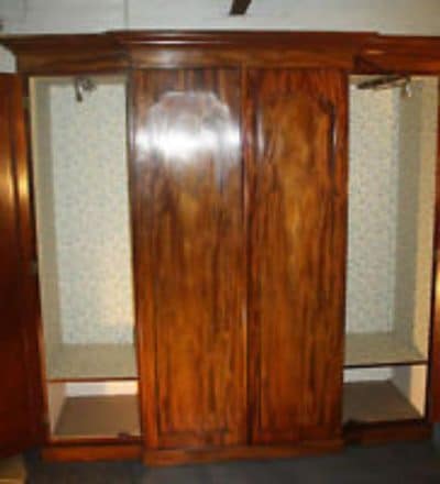 Victorian breakfront four door mahogany wardrobe. - Image 4