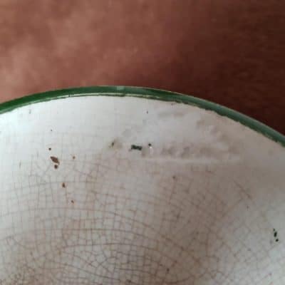 Wemyss ware bowl decorated with brown cockerels and hens - Image 3