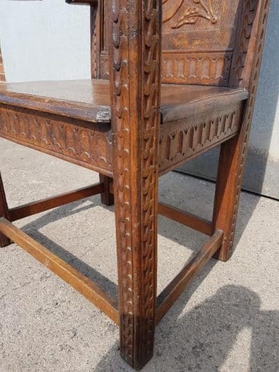 19th century Carve Oak Wainscot Chair 19th century Antique Chairs 5