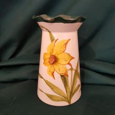Wemyss ware splayed rim vase, daffodils