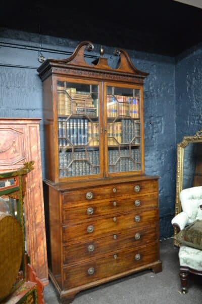 GEORGIAN SECRETAIRE BOOKCASE