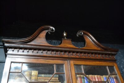 GEORGIAN SECRETAIRE BOOKCASE - Image 4