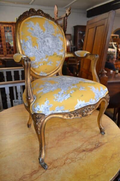 French Gilt Fauteuil upholstered in Gold Toile de Jouy fabric - Image 7