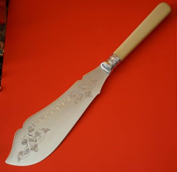 Vintage E P N S Fish Servers - Image 3