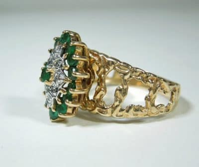 10ct Gold Emerald Diamond Ring - Image 3