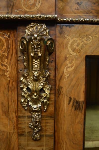 Victorian Walnut Credenza / Display Cabinet SAI3304 - Image 8