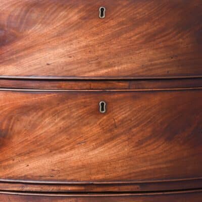 George III Serpentine Fronted Figured Mahogany Chest of Drawers - Image 6