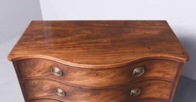 George III Serpentine Fronted Figured Mahogany Chest of Drawers - Image 7