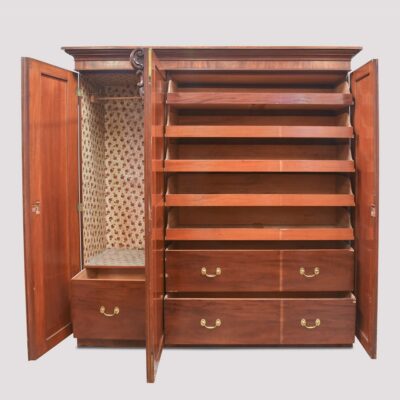 Early Victorian 3 Door Robe - Image 2