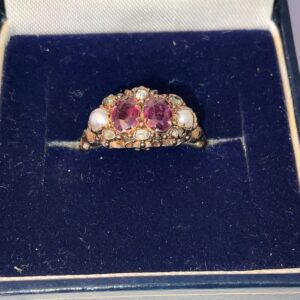 Rubies Diamonds and pearls 18 Kt refined ladies ring. Victorian Antique Jewellery