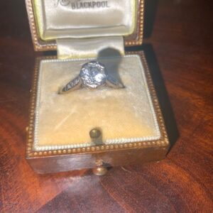 Diamond 18Ct Gold & Platinum Ladies ring. Antique Jewellery