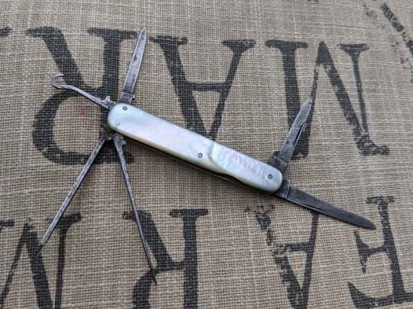 Early Sheffield pocket knife with tang mark