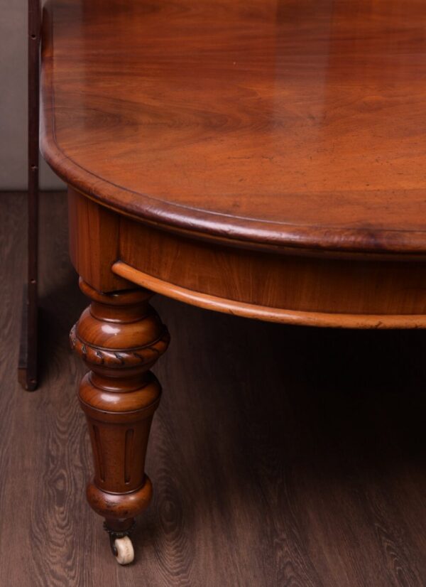 Quality Victorian Mahogany Extending Dining Table SAI1738 - Image 3