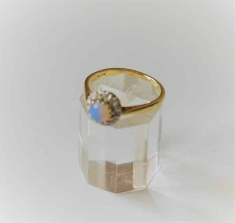 SALE - Vintage 18ct Gold Diamond & Opal Ring - Boxed - FREE UK Postage