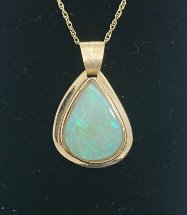 18ct Gold Opal Pendant - Image 2