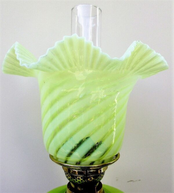 Antique English Victorian Brass Oil Lamp - Image 5