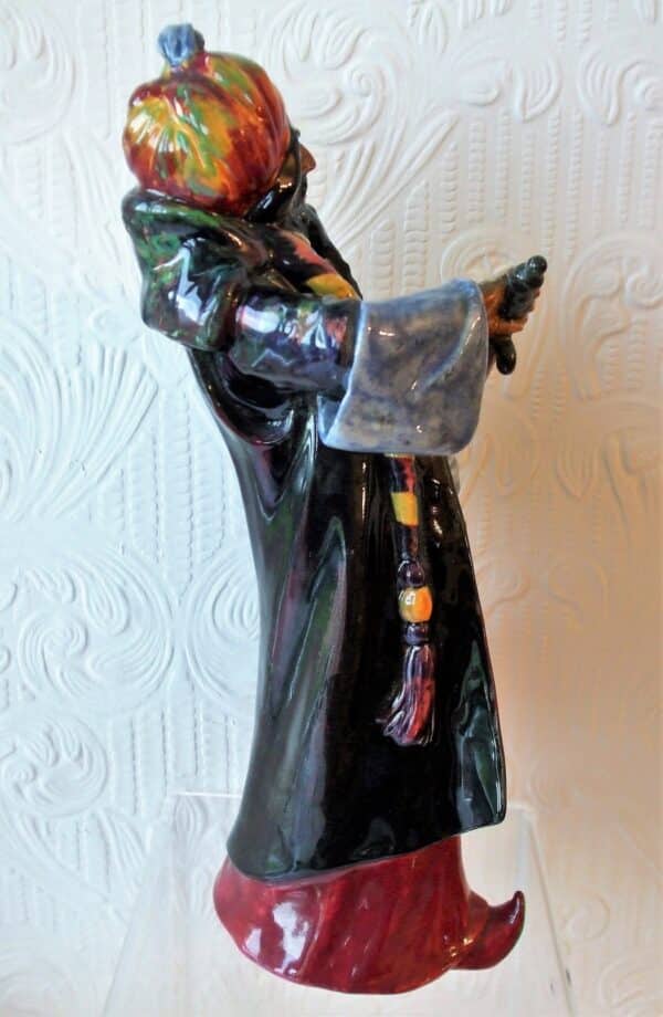 Vintage Royal Doulton English Porcelain Figurine ~ "Bluebeard" ~ HN 1528 - Image 4