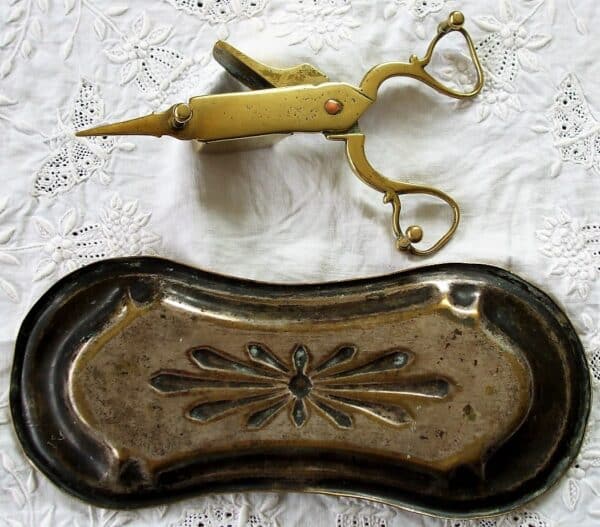 Pair of Antique English Victorian Art Nouveau Brass Candle Snuffers with Tray - Image 4