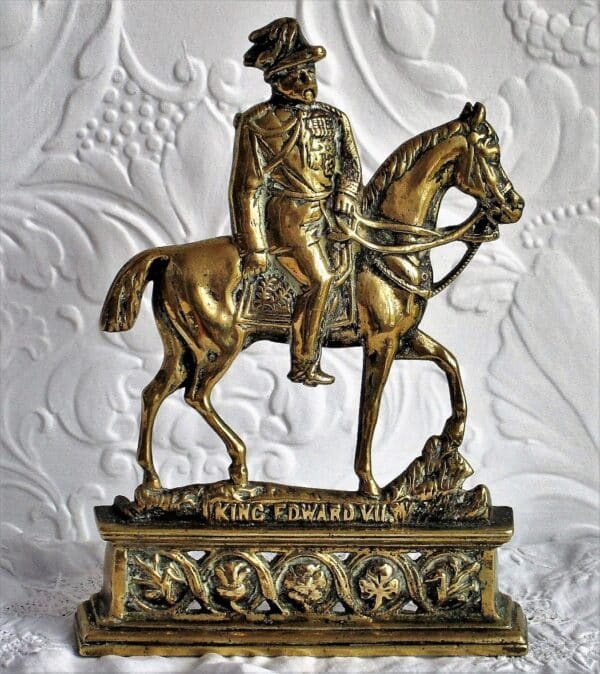 Pair of Antique English Edwardian Brass Chimney Ornaments ~ "King Edward VII & Queen Alexandra" - Image 3