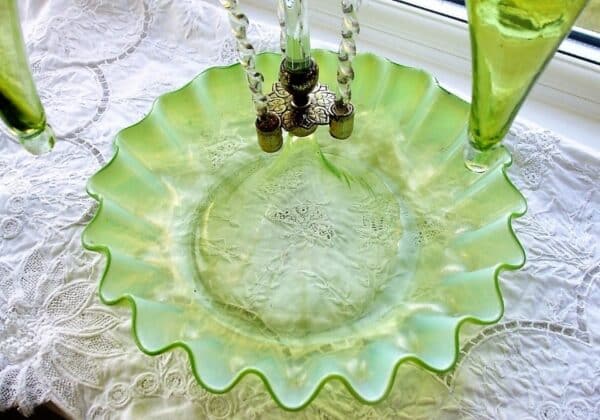 Antique English Victorian Green Vaseline Glass Epergne - Image 4