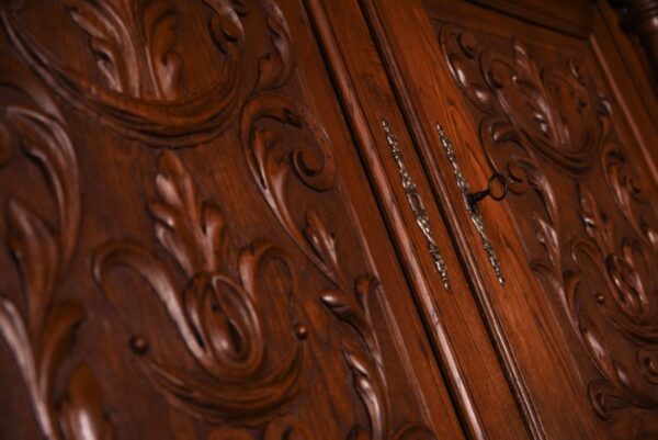 French Carved Walnut Hunts Game Cabinet SAI1001 - Image 9