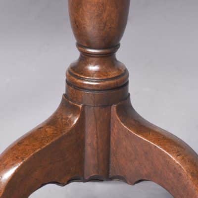Rare Pair of Georgian Mahogany Circular Occasional Tables - Image 2