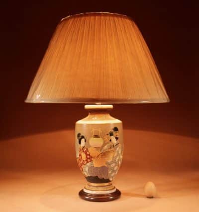 Very Decorative Japanese Satsuma Table Lamp. - Image 9