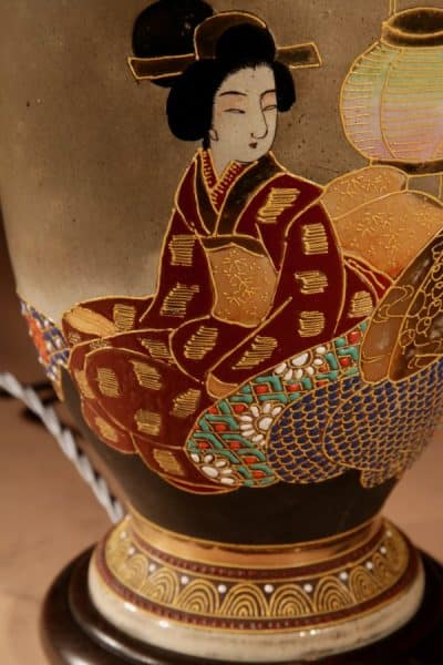 Very Decorative Japanese Satsuma Table Lamp. - Image 3