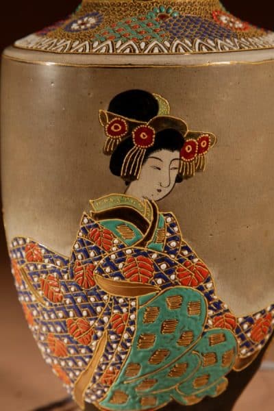 Very Decorative Japanese Satsuma Table Lamp.