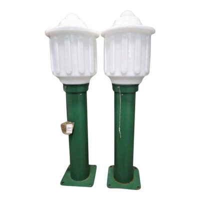 A Pair Vintage Green Garden Light, Unused.