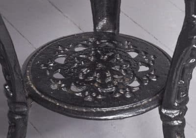 Classic Britannia Cast Iron Pub Table - Image 4
