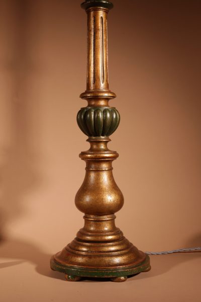 A Pair Of Very Decorative Italian Renaissance Style Turned And Carved Gilded Wooden Standard Lamps. - Image 3