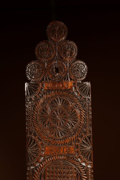 Wedding Love Gift Very Fine Chip Carved Oak Dutch mangling Board 18th/19th Century. - Image 2