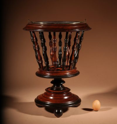 A Beautiful Walnut And Ebonised Tea Stove Bucket/Peat Bucket Planter/Jardinière. - Image 3