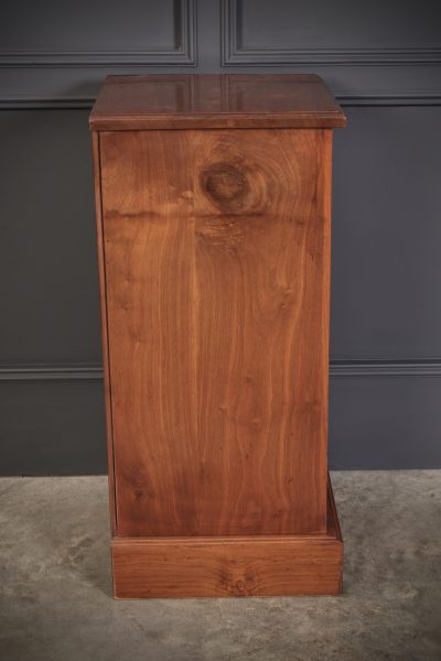 Pair of Walnut Bedside Chests - Image 8