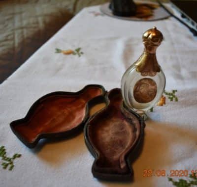 Antique French Perfume Bottle Encrusted With Gold, Jen Jacques Rousseau. - Image 2