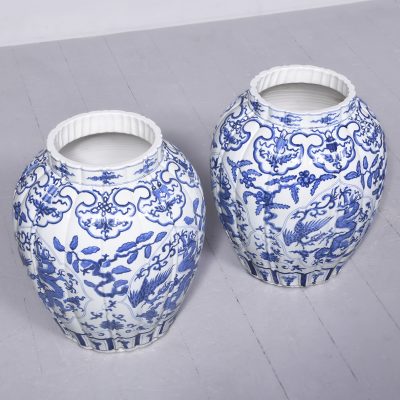 Large Pair of Blue and White Chinese Vases - Image 2