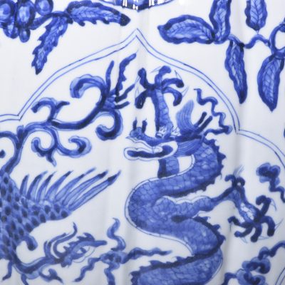 Large Pair of Blue and White Chinese Vases - Image 4