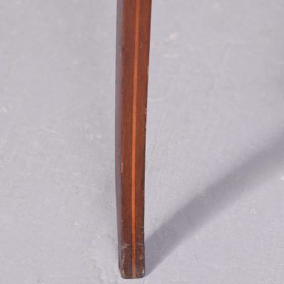 Sheraton Style Occasional Table - Image 4