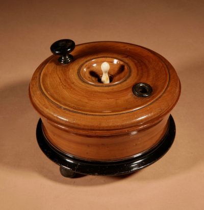 Interesting Turned wooden Travel Roulette. - Image 2
