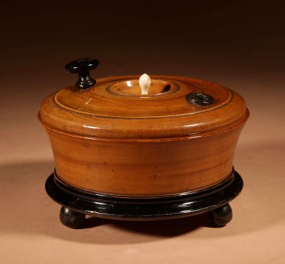 Interesting Turned wooden Travel Roulette. - Image 3