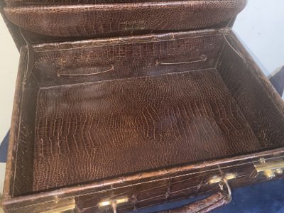 ATTACHES CROCODILE SKIN CASE - Image 9
